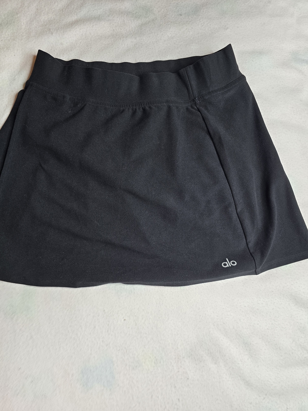 ALO Yoga Black Athletic Skort with Side Slit - Picture 3 of 7
